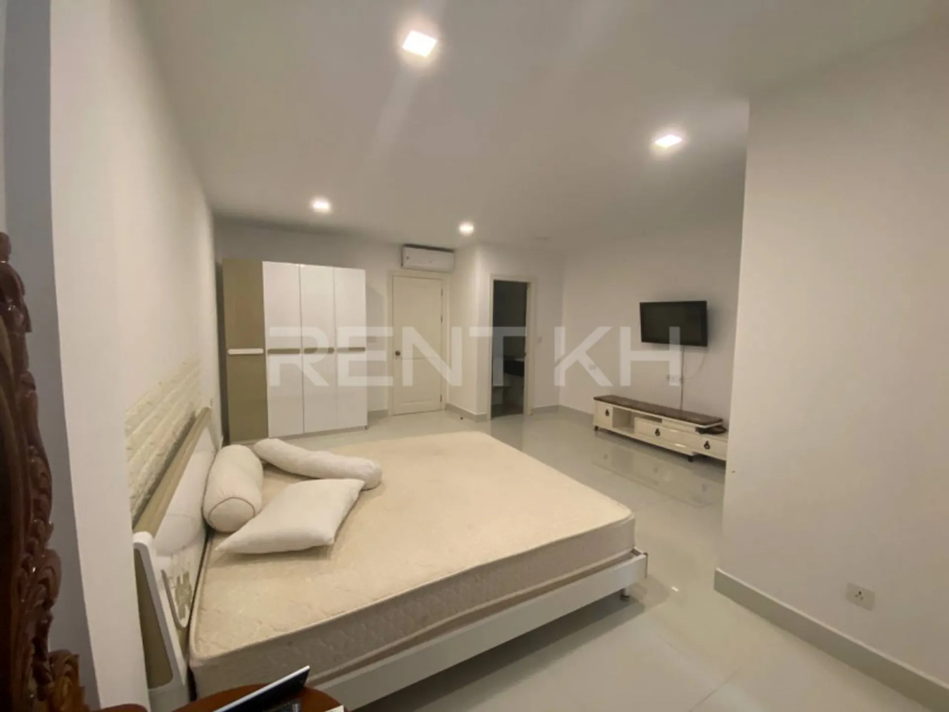 Link Villa for Rent at Borey Chip Mong Sensok